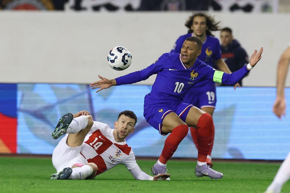 河有多长？詹皇连续上双近19年，期间经历245名不同队友